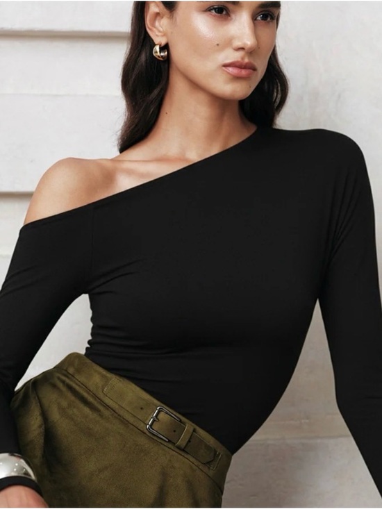 Commense Tops - Off-Shoulder Black Long-Sleeve Top